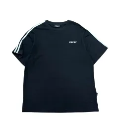 ノルディ ブラック 半袖Tシャツのサムネイル