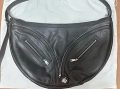 ヴェルサーチェ リーフィット ラージ HOBO BAG ブラックのサムネイル