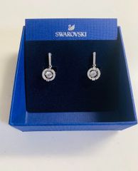 さーちゃん様】新品 スワロフスキー ドロップピアス 箱付 プレゼントに