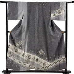 【美品】 訪問着 身丈155cm 裄丈64cm M 袷 華文 草花 刺繍 金糸 黒 正絹 名品 【中古】のサムネイル