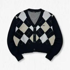 GUESS アーガイル パータン クロップド カーディガンのサムネイル