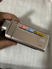 JVC GZ-E265 video camera, in good working order.