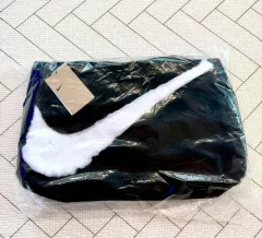(新品)NIKE NSW ファー バッグ トートバッグ ショルダーバッグ ブラック ホワイトのサムネイル