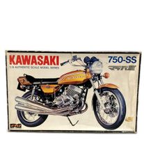 ★絶版限定★ Scale-Bikes製カワサキ750H2マッハIV1/18モデル ☆絶版限定☆ Scale-Bikes製カワサキ750H2マッハIV1/18モデル - メルカリ