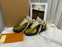 正規品 新品 Louis Vuitton エアフォース GOLD US 6 5 サイズ 255のサムネイル