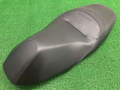 XMAX シート B74 ヤマハ 純正 中古 SG42J X-MAX250 ノーマルスムースシート Hk XMAX シート B74 ヤマハ 純正 中古 SG42J X-MAX250 ノーマルスムース