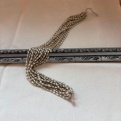 金属製 置物 シルバー系の光沢 ブドウのようなデザイン - メルカリ
