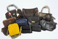バッグ 13点 まとめ売り(pierre cardin、VALENTINO、TOUS、courregesなど)レディースバッグのサムネイル
