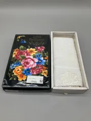 ★新品・未使用★ UCHINO 内野タオル フェイスタオル ギフト 花柄 ブリリアント ノワール ブラックのサムネイル