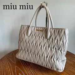 『miu miu』ミュウミュウ マテラッセレザートートバッグ レディースのサムネイル