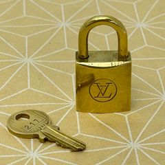 LOUIS VUITTON カデナ 鍵セット 南京錠 ゴールド - メルカリ