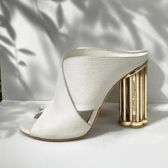 サルヴァトーレフェラガモ ミュール ホワイト レザー ７Ｃ アブリオラ サンダル Salvatore Ferragamo ABRIOLA レディース 靴 女性 ブランド【中古】のサムネイル