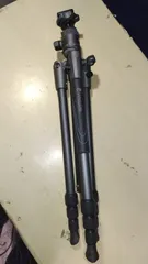ｈ241◆◆  VANGUARD（バンガード）のトラベル三脚 VEO 2 204AB です。この三脚は、持ち運びに特化した軽量・コンパクトなトラベル向けの「VEO 2」シリーズのモデルになりますのサムネイル