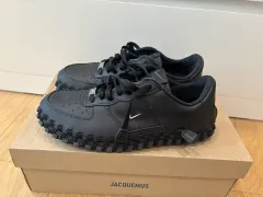 JACQUEMUS ジャックムス フォース ブラック 265のサムネイル