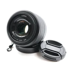■極上品■ Panasonic LUMIX G 25mm F1.7 ASPH. ブラック H-H025-K 単焦点レンズ パナソニックのサムネイル
