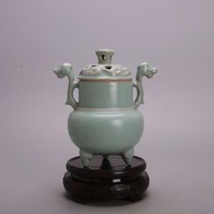 Chinese Ru ware celadon incense burner, ceramic, pottery, incense implement, Buddhist implement, official kiln, blue glaze, craft, art object, ornament.