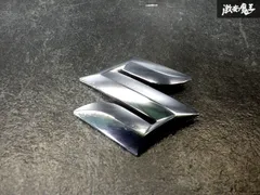 【割れ無し！ 即発送！】SUZUKI スズキ 純正 リア エンブレム バックドア ステッカー 3D 立体ステッカー シルバー 67T5のサムネイル
