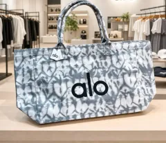 ALOYOGA バッグ ショッパーバッグ タイダイ パータン 未開封 新品のサムネイル