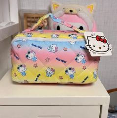 入手困難！限定サンリオとBuggu とのHello Kitty コスメバック - メルカリ