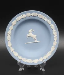 ウェッジウッド ピンディッシュ 小物入れ 皿 11cm ジャスパー 星座リリーフ 山羊座 WEDGWOODのサムネイル