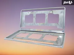 【割れ無し！】DAIHATSU ダイハツ 純正 汎用 ナンバーフレーム ナンバープレート 2枚 メッキ 穴間：約21cm 縦：約17cm 横：約34.5cm 棚のサムネイル