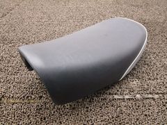 美品 ヤマハ純正 SR500 SR400 純正シート ツートン キャブ ステー付