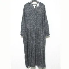 未使用 25AW BEARDSLEY ビアズリー リーフプリントギャザーワンピース BEZ1052409A0001 サイズ2 ブラック レディース 古着 中古 USEDのサムネイル