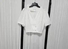 白 クロップド ブラウス 新品のサムネイル