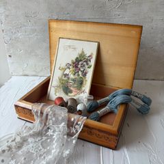 大阪堺　鬼頭天薫堂 花の花　香と香立て未使用セット86年ほど前の？　木箱付　貴重 大阪堺 鬼頭天薫堂 花の花 香と香立て未使用セット86年ほど前の？ 木箱