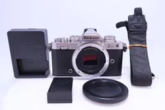 【18,099回 美品】Nikon Z fc ボディ Zfc シルバー ミラーレス一眼カメラのサムネイル