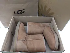 【中古・現状品】UGG クラシックショートブーツ　箱付　サイズ27cm  B-23のサムネイル