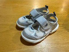 New Balance 230 Hook and Loopサンダル15cm - メルカリ