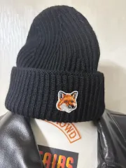 メゾンキツネ ビーニーのサムネイル