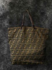 FENDI】 フェンディ クッション 茶×黒 羽根 フェザー カバー ブラウン
