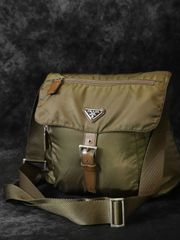 PRADA プラダ ショルダーバッグ カメラバッグ ベージュ 斜め掛け 三角
