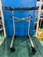 4436］肘下式デスク型歩行器 キャスター付 高さ調整 リハビリ 介護