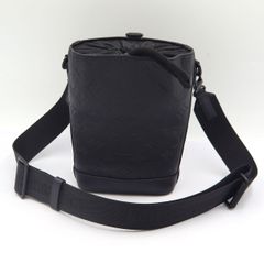 グッチ(GUCCI)GGスプリーム キングスネークプリント リストポーチ