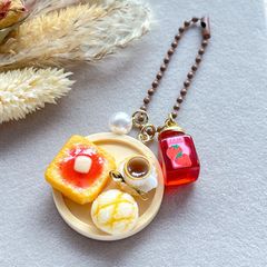 シャカシャカキーホルダー 訳あり️果肉イチゴジャム瓶シェイカー