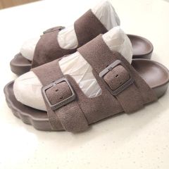 ITTI Ex. SHRUNKEN CALF SANDAL - メルカリ