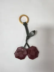 ボッテガ・ヴェネタ さくらんぼ キーホルダー 出品のサムネイル