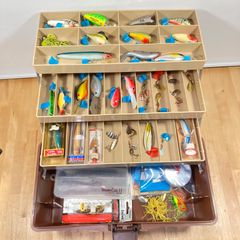 バラ売り不可※バス引退品：ルアー大量セットその4：3段タックル