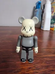 BE@RBRICK(ベアブリック) カウズ 100% シークレットハニーのサムネイル