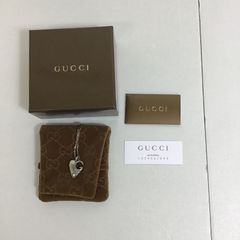 y*k様 GUCCI シルバー ロゴチャーム ピアス | Mercari