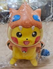 メガポンチョを着たピカチュウ フィギュア : メガリザードンX - メルカリ