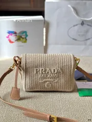限定 新品未使用品 本日限定！送料込☆ 良品 レディース PRADA プラダ ショルダーバッグのサムネイル