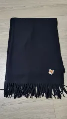 メゾンキツネ マフラー ブラックのサムネイル