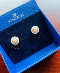 ほぼ新品　スワロフスキー Swarovski パール　イヤリングのサムネイル