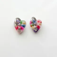 ハートピアス +メダイ　ドライフラワーのサムネイル