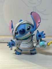 Disney Stitch フィギュア 宇宙服 ブラスター銃 - メルカリ