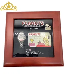 PEANUTS スヌーピー 21世紀記念 限定モデル 腕時計 & ピンバッジ レディースのサムネイル